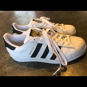 size 8.5 Adidas superstars!